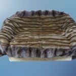 Pelzdecke aus alten Bisam Mantel und Waschbär Paletot